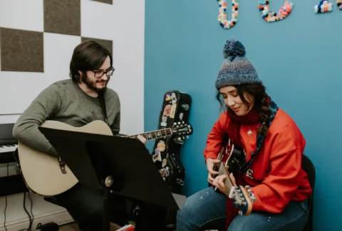 How to Play Guitar: Beginner Step-by-Step Plan